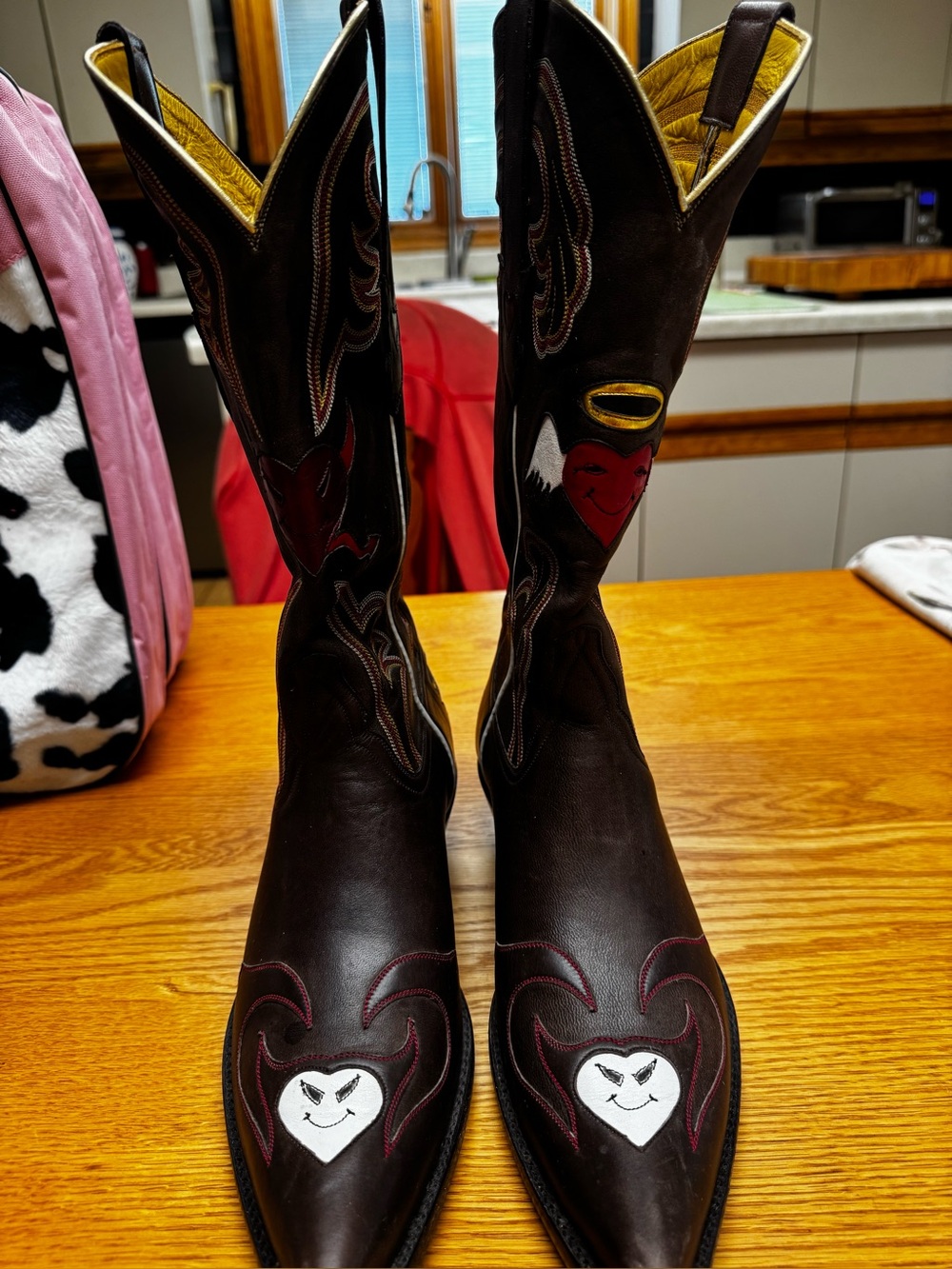Tres Outlaw- Women’s Embroidered Heart Heeled Cowboy Boots - Brown